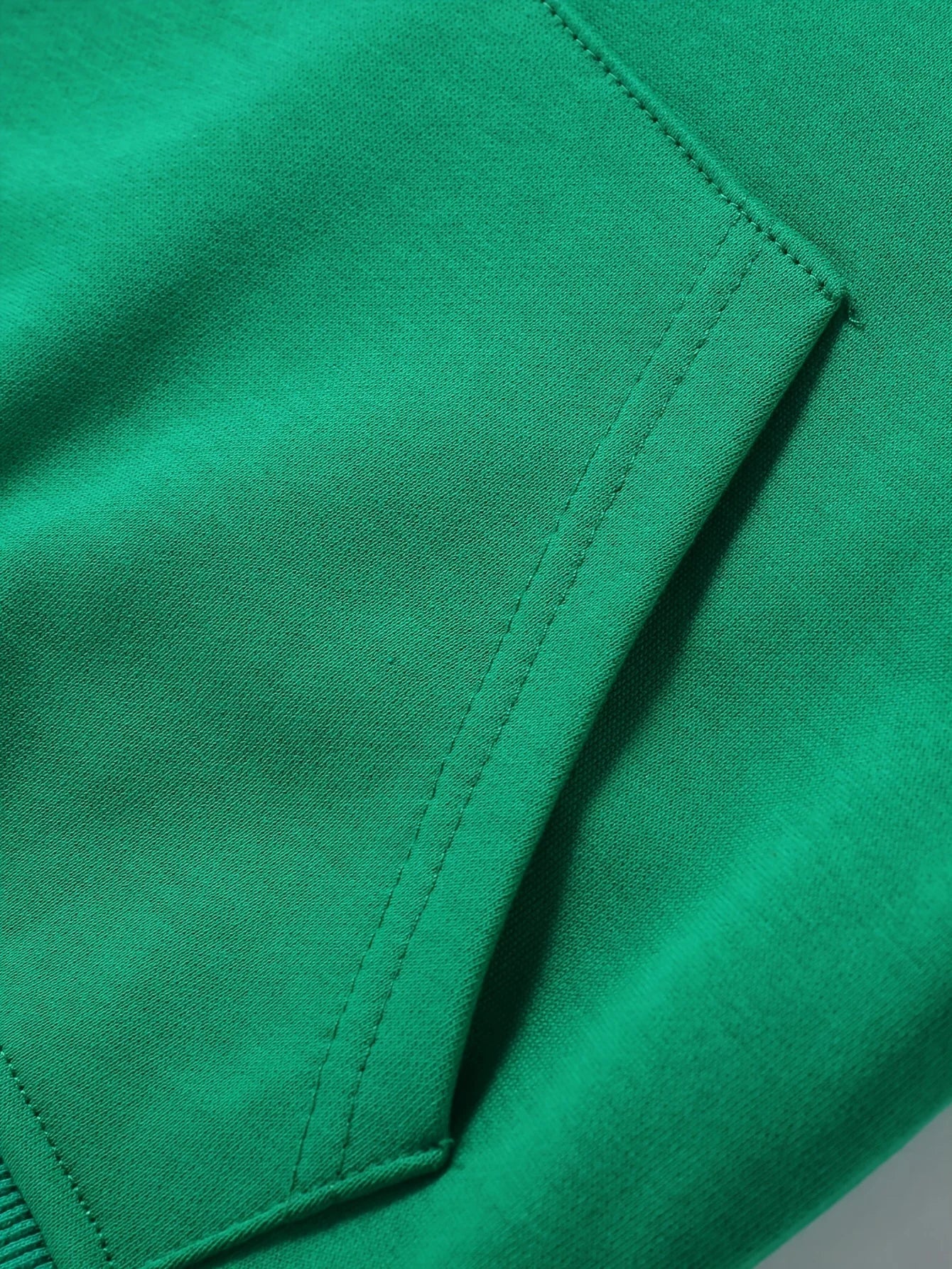 Boys' long sleeved sweatshirt, green hooded large pocket outdoor casual autumn and winter pullover