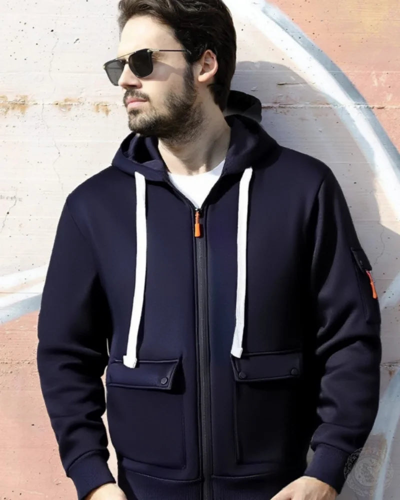 Men's youthful and energetic hooded sweatshirt with a youthful feel is a must-have for autumn and winter wear